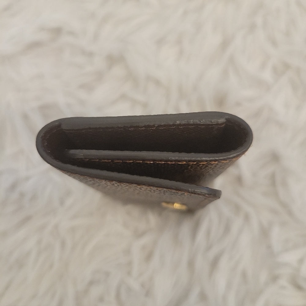 LV Key Holder - Picture 5 of 9